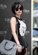 组图：BEG佳仁Clara等女星出席箱包品牌发布会