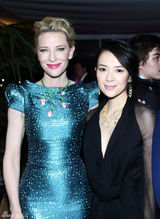 组图：章子怡戛纳归来 国际章时髦起来毫不费力