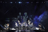组图：EXO武汉开唱盛况空前 炫酷舞台引尖叫