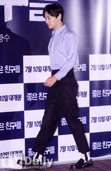 组图：《好朋友们》池城李光洙诠释最萌身高差