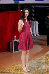 组图：大影节闭幕式 汤唯红裙知性王丽坤温婉