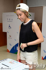 组图：T-ara等参与选举投票 美女如云风景独好