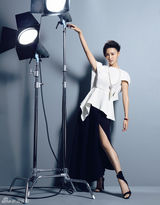 组图：张歆艺短发率性登封面 展爽朗无拘个性