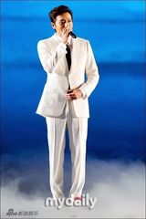 组图：亚运群星会 李英爱点火鸟叔骑马Exo斗舞