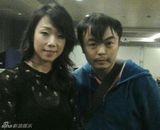 组图：成都粉丝帝追星似特工 半年合影百余明星