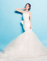 组图：赵丽颖时尚婚纱写真 长发盘起风情万种