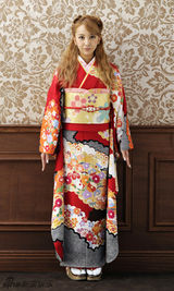 组图：板野友美和服写真曝光 软妹子俏皮可爱