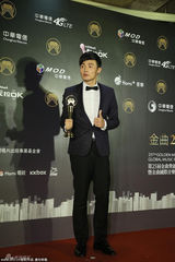 组图：李荣浩内地闯台湾获金曲新人 领奖超淡定