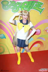 组图：亮瞎！郑欣宜成魔人布欧 王祖蓝扮柯南