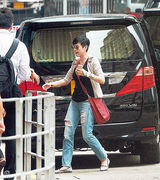 组图：陈豪半岁爱子首曝光胖嘟嘟 老爸三度摸头