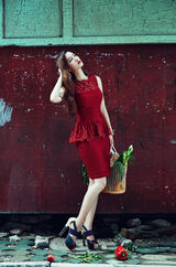 组图：张萌时尚大片 冷艳迷人展现姣好身材