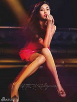 组图：唐嫣炫彩写真烈焰红唇显性感