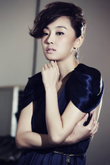 组图：刘洋时尚大片露美背秀性感魅惑