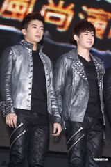 高清图：韩国五大组合天团开唱 SJ压轴掀高潮 