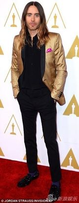 组图：群星闪耀奥斯卡提名午宴 亚当斯红装吸睛