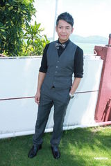 组图：TVB新剧《法网狙击》陈炜泳装色诱郭政鸿