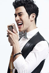 组图：李治廷复古风大片 打造私人音乐专场