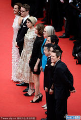 组图：戛纳开幕日精彩纷呈 妮可娇俏巩俐霸气