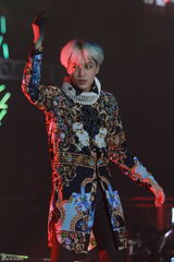 独家：EXO香港演唱会直击 成员嗨唱粉丝尖叫