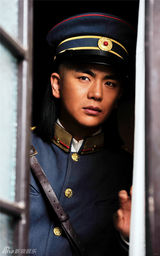 组图：《十月围城》张晓龙颠覆 军装展霸气