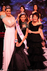 组图：环球小姐中国区总决赛 19岁河南选手夺冠