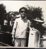 组图：众星晒童年萌照庆儿童节 自幼星范儿足