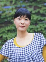 组图：彩虹女神上野树里泳装写真侧脸似王菲