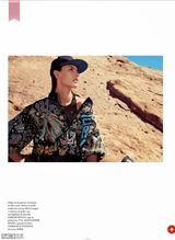 组图：超模安布罗休性感大片 魅惑眼神完美曲线