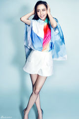 组图：佟丽娅写真清新俏皮虎牙酒窝惹人宠爱