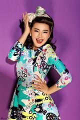 组图：钱芳时尚复古大片曝光 鬼马精灵尽显可爱