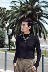 组图：李宇春夏日写真五彩百变 展电眼魔力