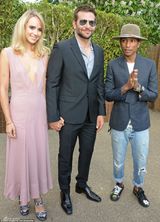 组图：库珀携娇艳女友现身 英皇室双公主争艳