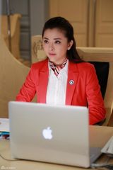 组图：《金牌律师》收官 黄小蕾大秀职业装