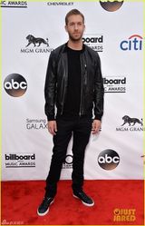 组图：公告牌红毯群星璀璨 夏奇拉洛佩兹斗性感