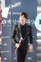 独家高清：又是一年百想红毯 众星云集争奇斗艳