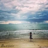 组图：天后海边练瑜伽？王菲晒和李嫣海边美照