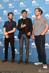 组图：《99个家》亮相威尼斯 蜘蛛侠加菲变野人