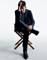 组图：邓超抢眼杂志大片 镜头直抵不安分灵魂