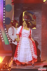 组图：众星乔装玩变身 王祖蓝头顶绿毛似绿帽