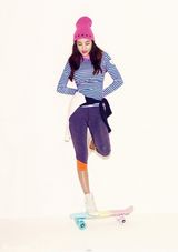 组图：韩星闵孝琳拍写真 大秀完美身材