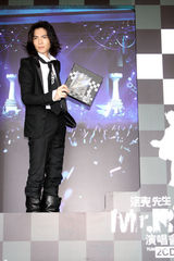 高清：萧敬腾推出“洛克先生”演唱会DVD