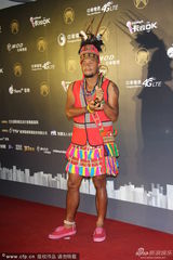 组图：张震岳获最佳专辑 原住民造型领奖