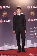 组图：各路音乐人齐聚金曲奖 星光熠熠