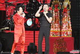 组图：多变哈林(庾澄庆)唱金曲 登小巨蛋万人同欢