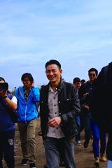 组图：《特工爷爷》杀青 跨国拍摄秀边境风情