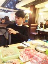 组图：高考执勤特警帅哭网友 长腿型男制服范儿