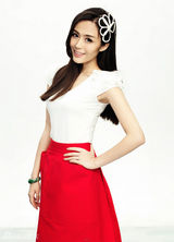 组图：汤晶媚写真自然清新展甜美笑容