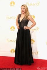 组图：凯特-麦克金农透视黑裙性感亮相红毯