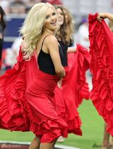 组图：美女拉拉队性感热舞 火辣诱人吸眼球