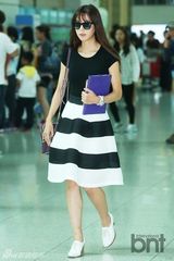 组图：安圣基金奎丽等现身机场赴威尼斯